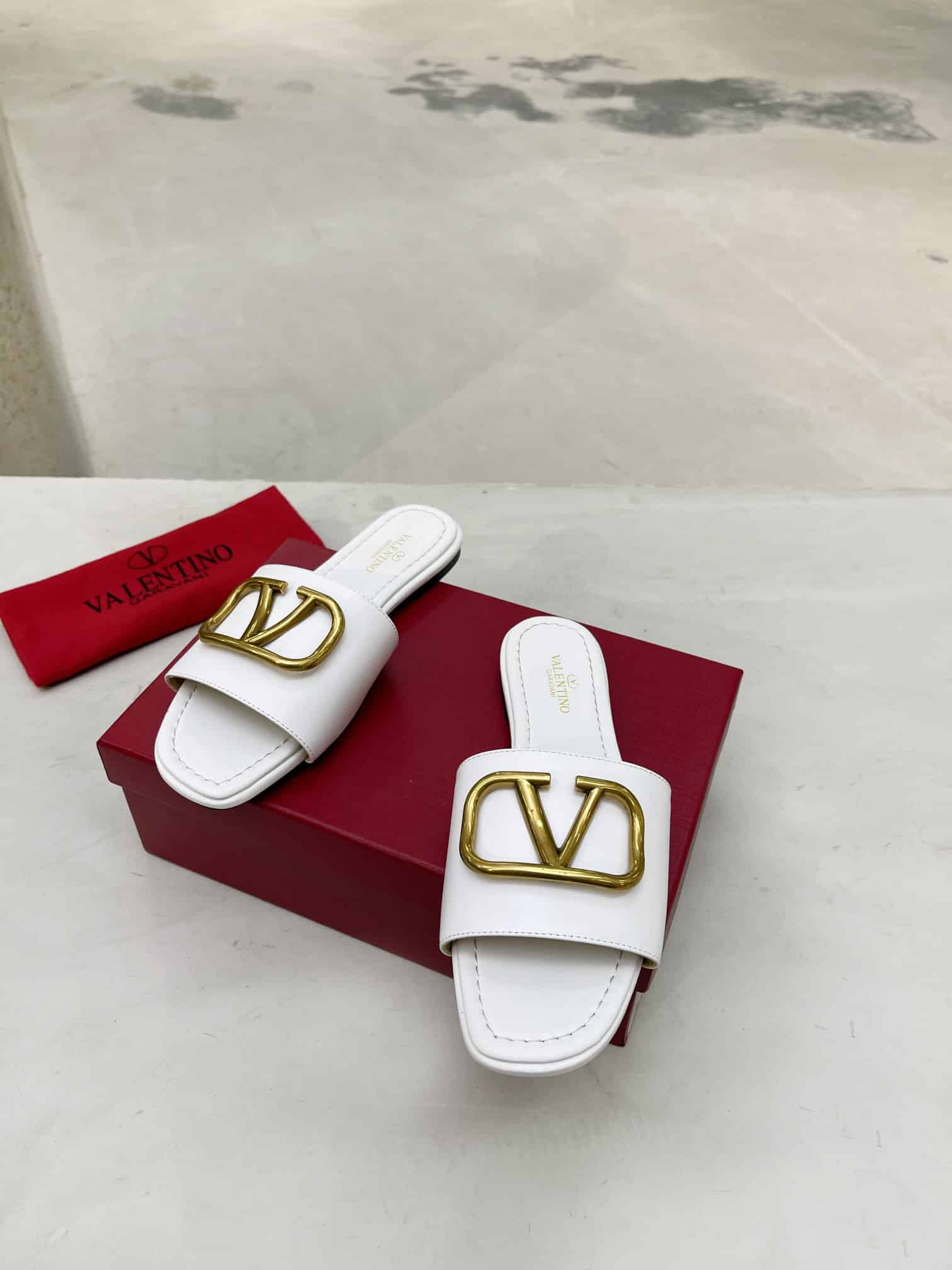 Valentino Garavani VLogo Signature Slide Sandal White