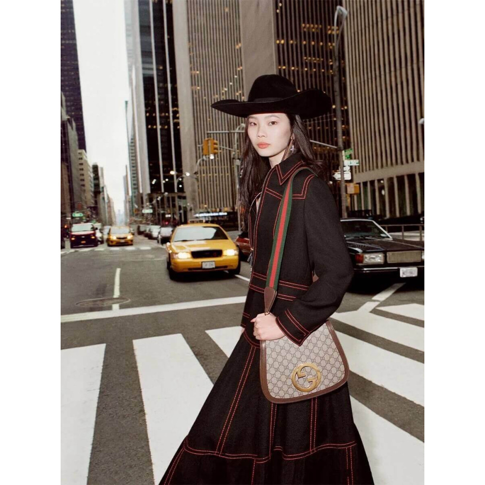 Gucci GG Supreme Blondie Medium Shoulder Bag