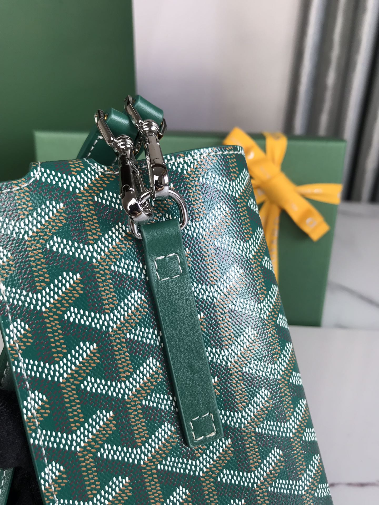 Goyard Montmartre Gm Case 18 Cm Green Goyardine Canvas