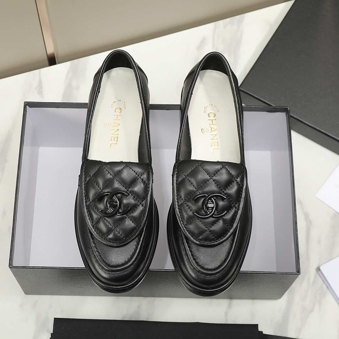 Chanel Cc Nib Turnlock Moccasins Flat Loafers Black
