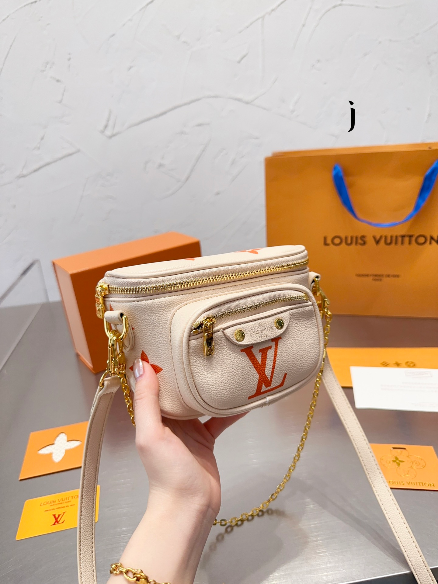 Louis Vuitton Mini Bumbag Neutral 18Cm M82208