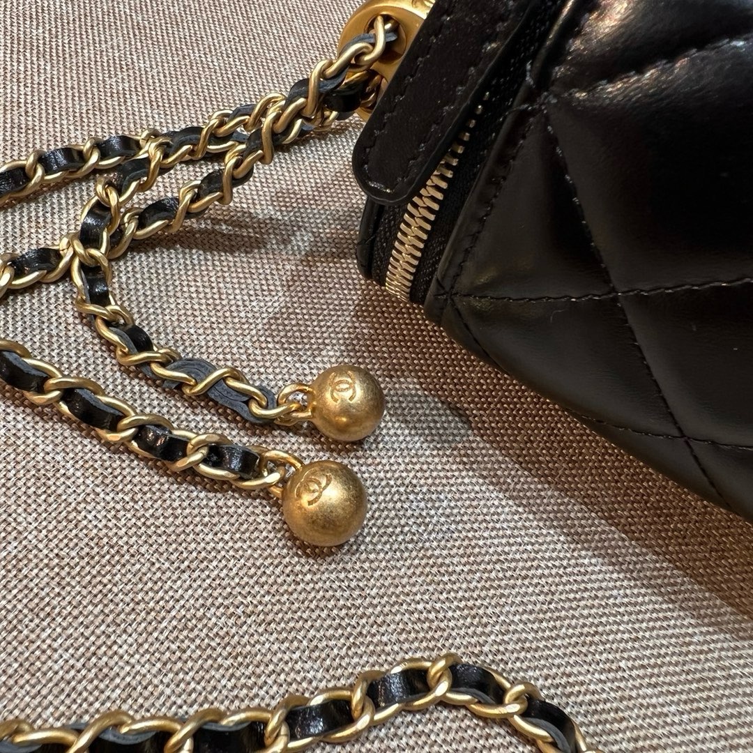 Chanel Small Vanity With Chain Black 12Cm/ 4.7in