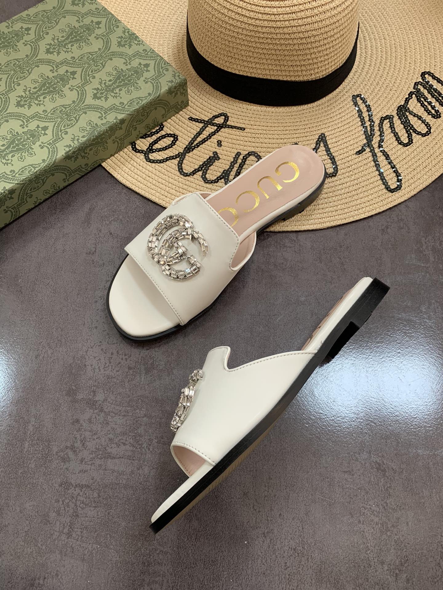 Gucci Double G Slippers Leather Beaded In White