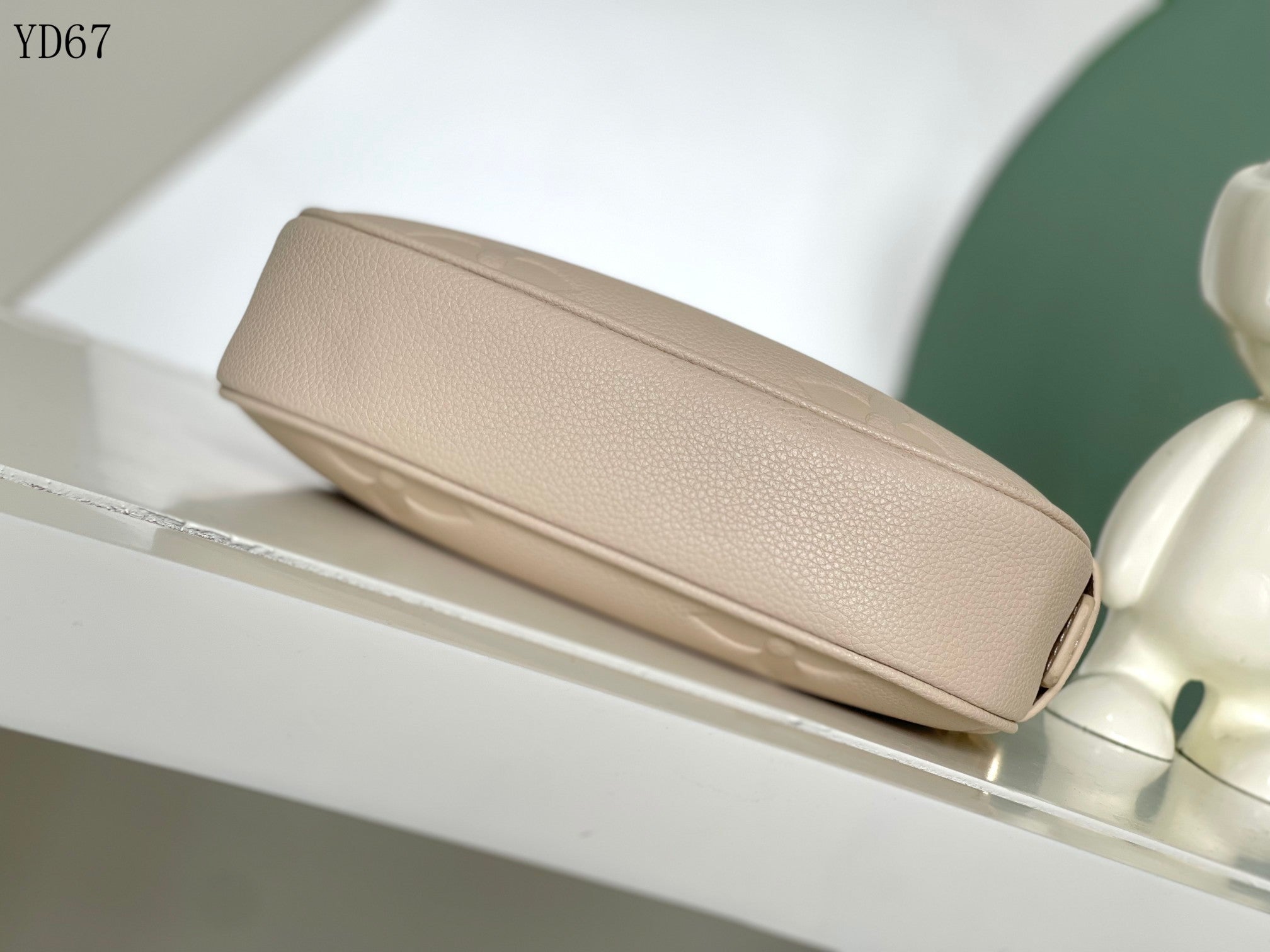Louis Vuitton Monogram Empreinte Beige Shoulder Bag 20Cm M82391