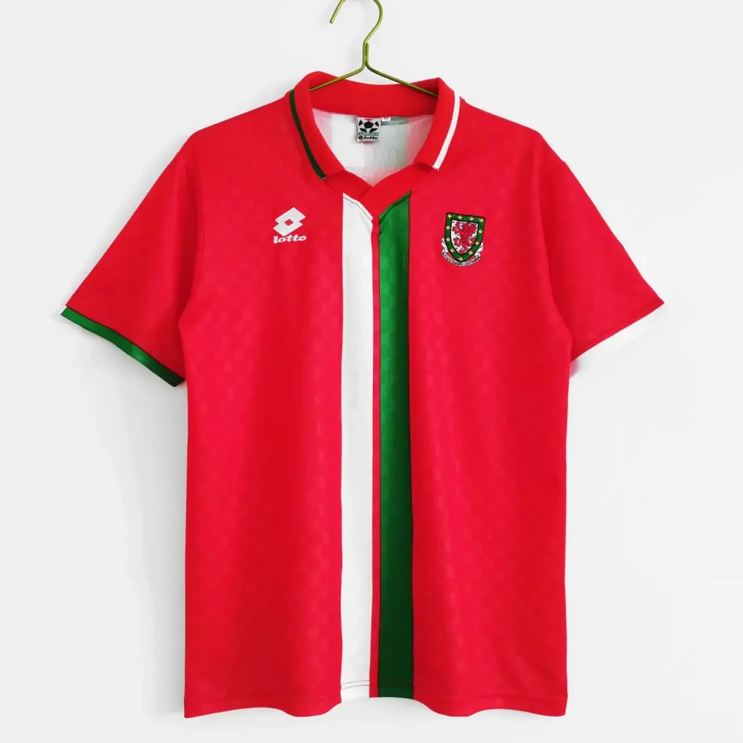 retro 1996-98 Wales home retro football jersey Fan version