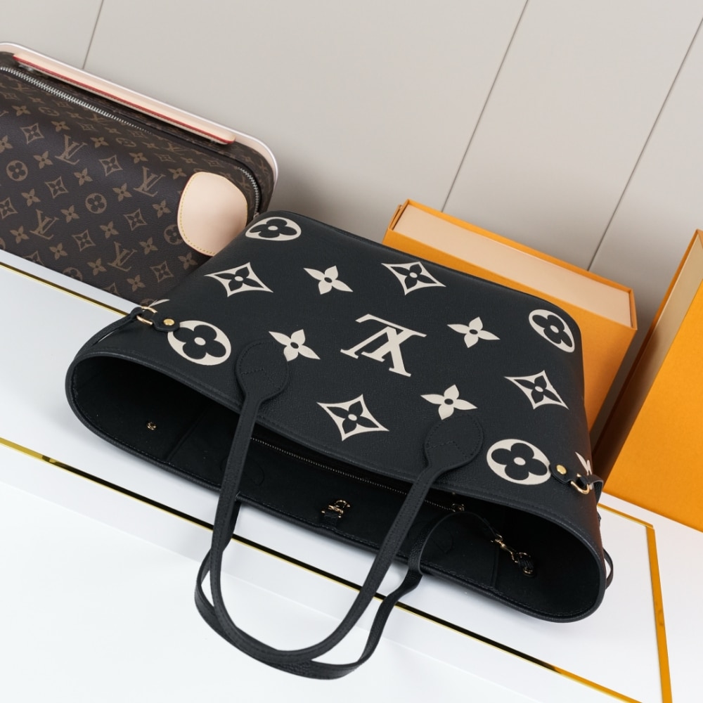 Louis Vuitton Neverfull MM Monogram Empreinte Black 31cm M58907