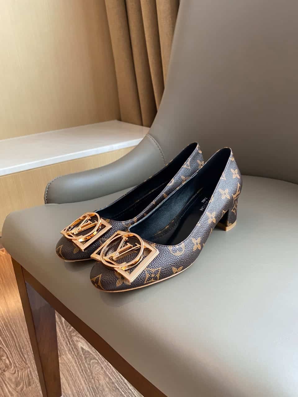Louis Vuitton Madeleine Pumps Monogram 1A8N8V