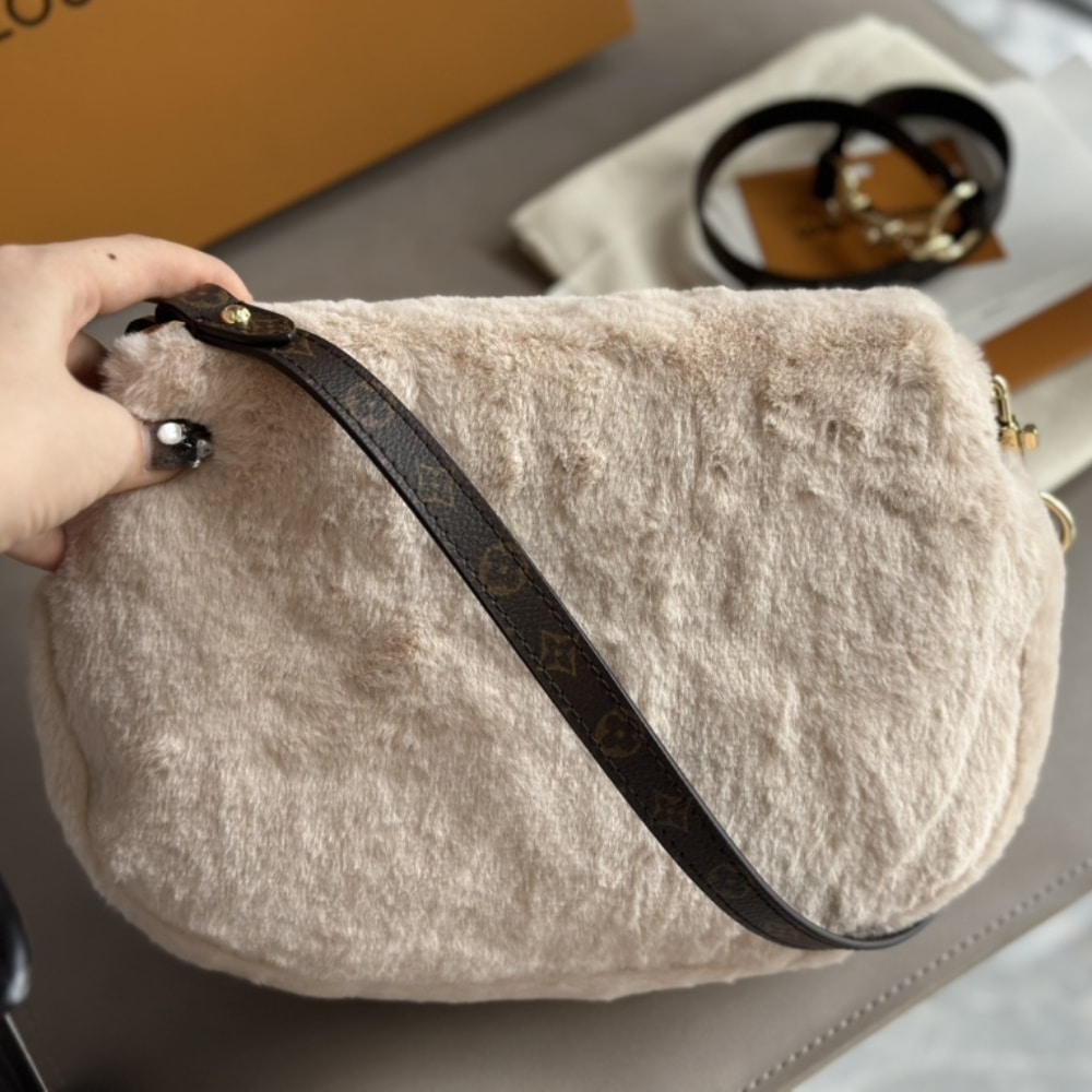 Louis Vuitton Bag Ski Cozygram Sunset Bag Cream 27Cm M12097