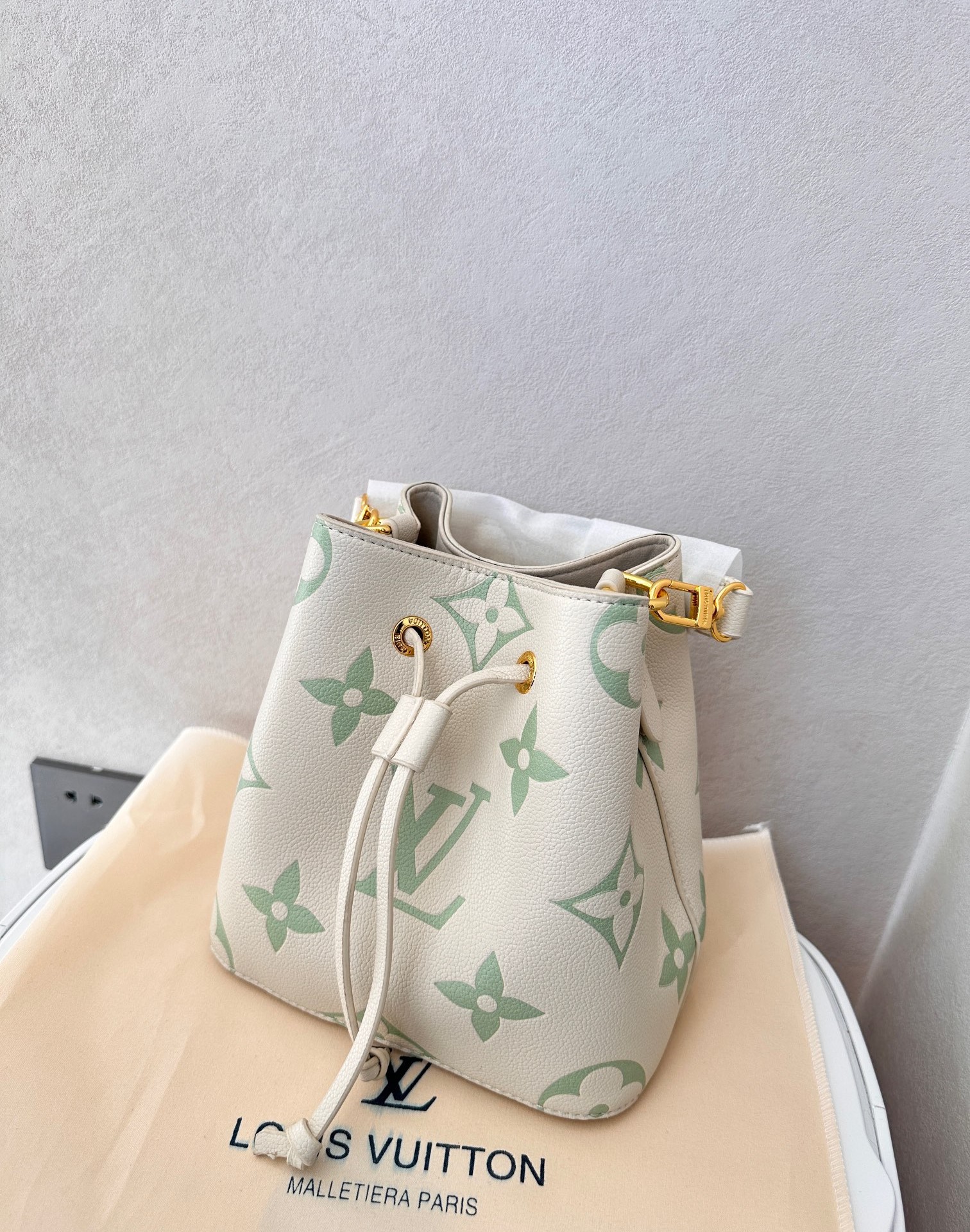 Louis Vuitton Neonoe Bb Milky Way Green 20Cm M24048