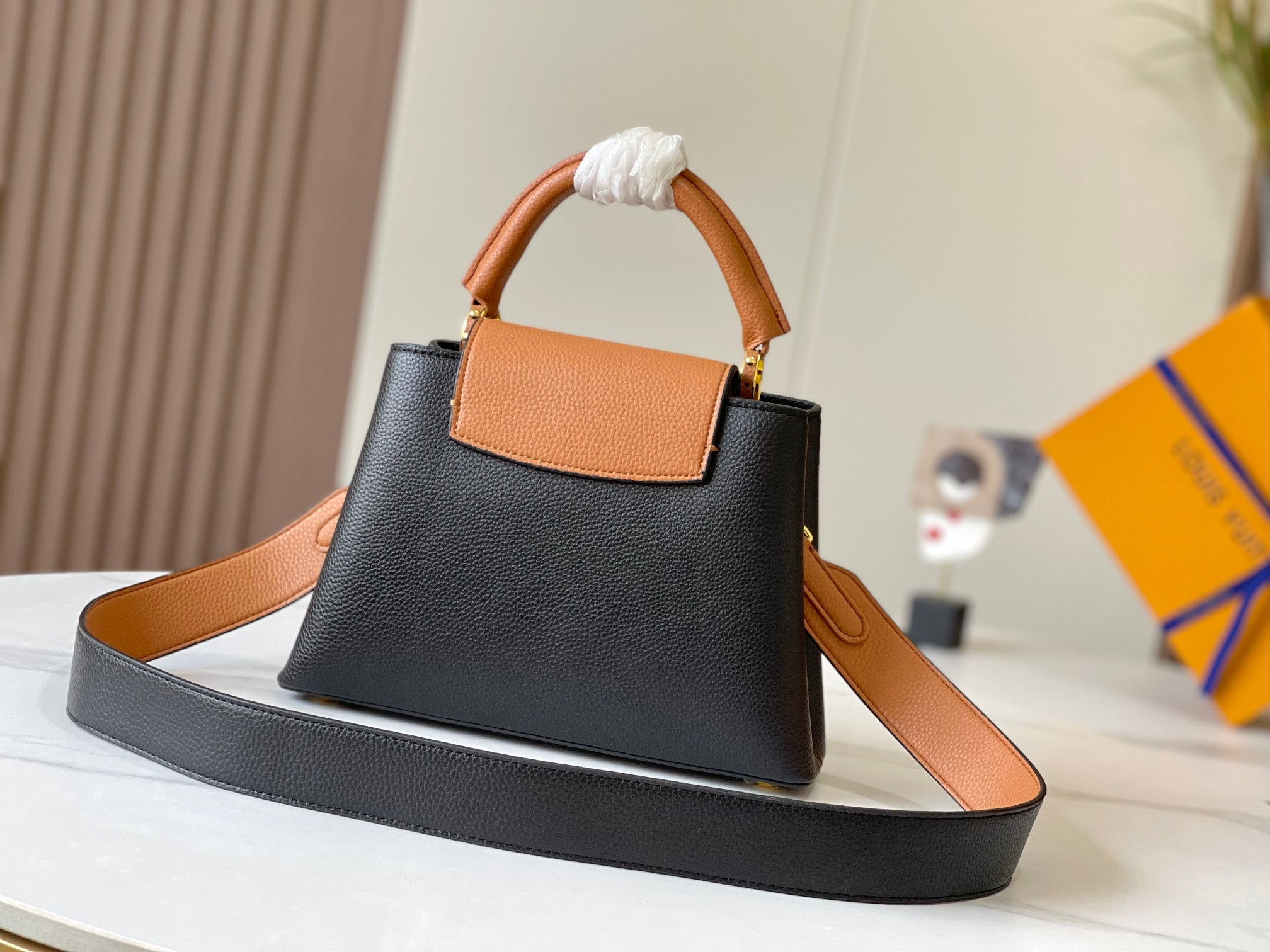 Louis Vuitton Capucines Mm 31Cm