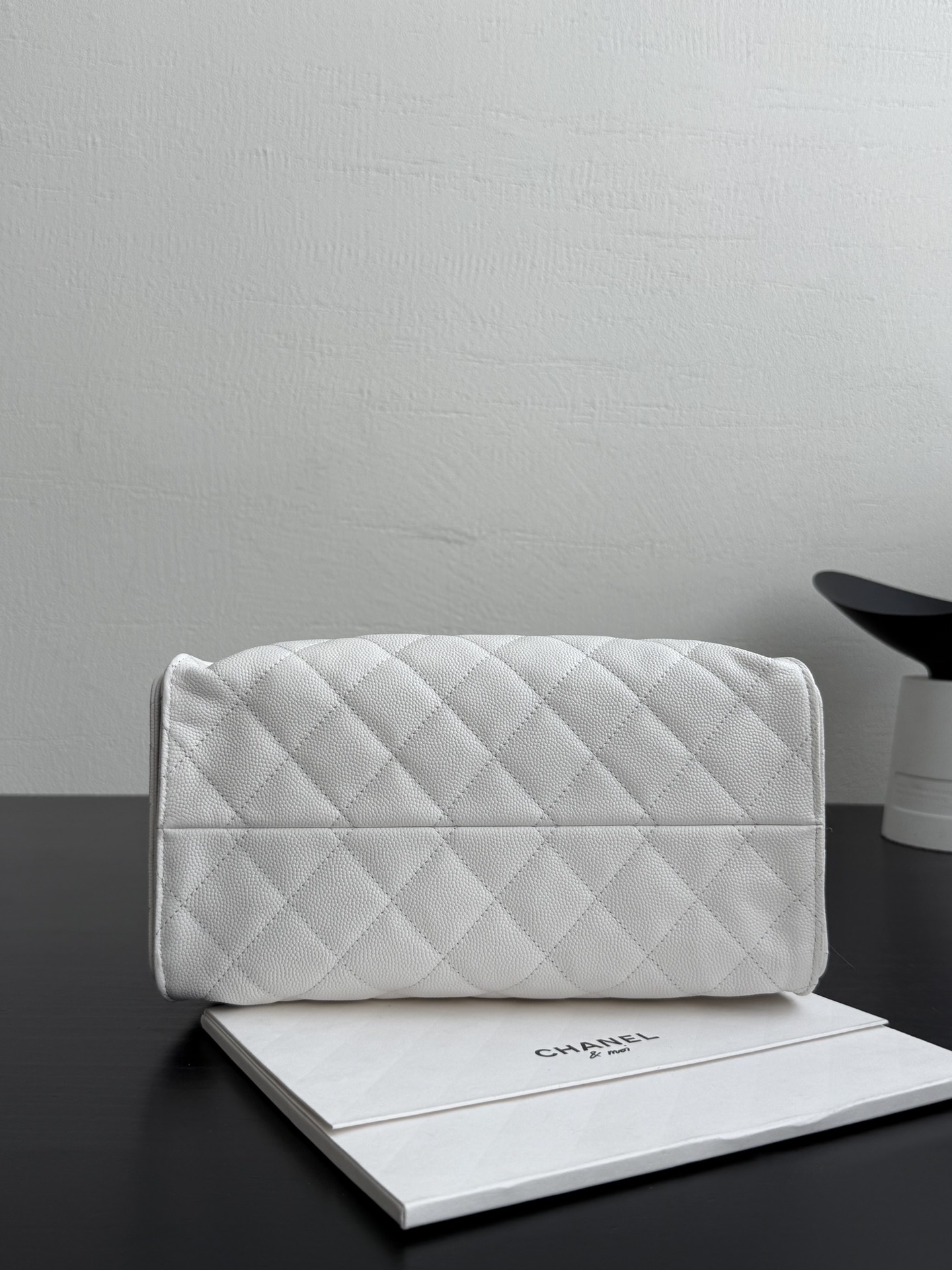 Chanel Spring-Summer 2025 Handbag Grained Calfskin & Gold-Tone Metal White 30Cm/ 11.8In