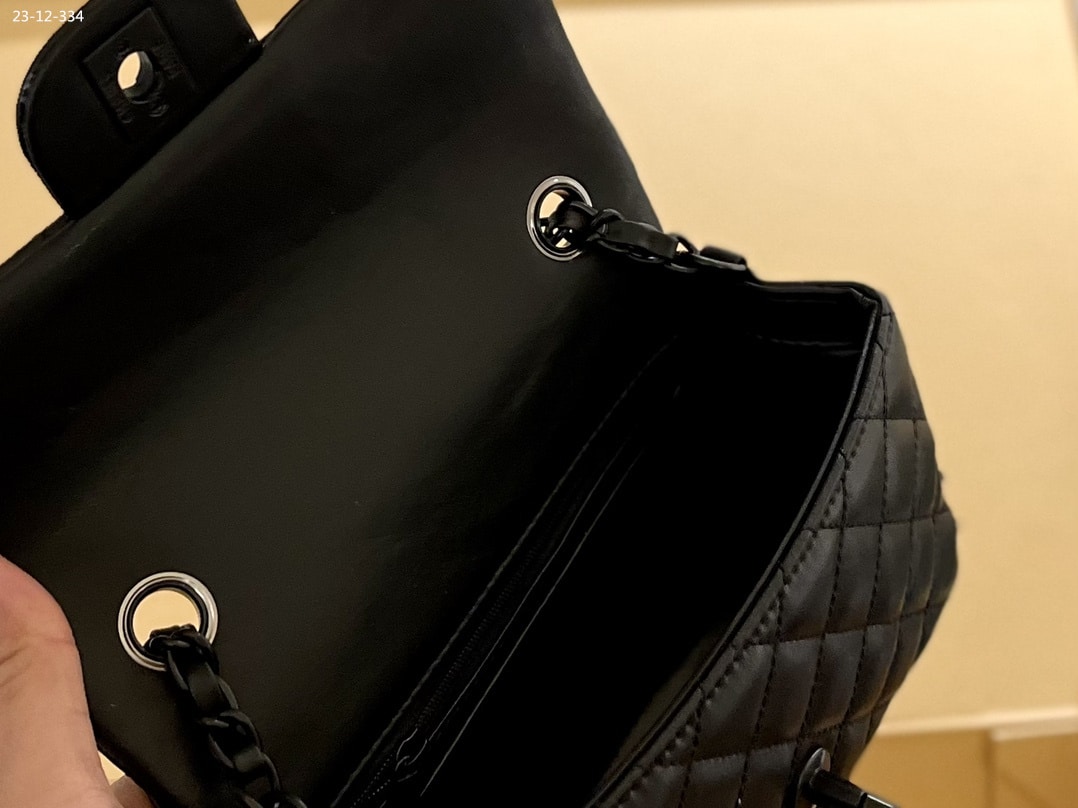 Chanel Flap Bag Black 20Cm