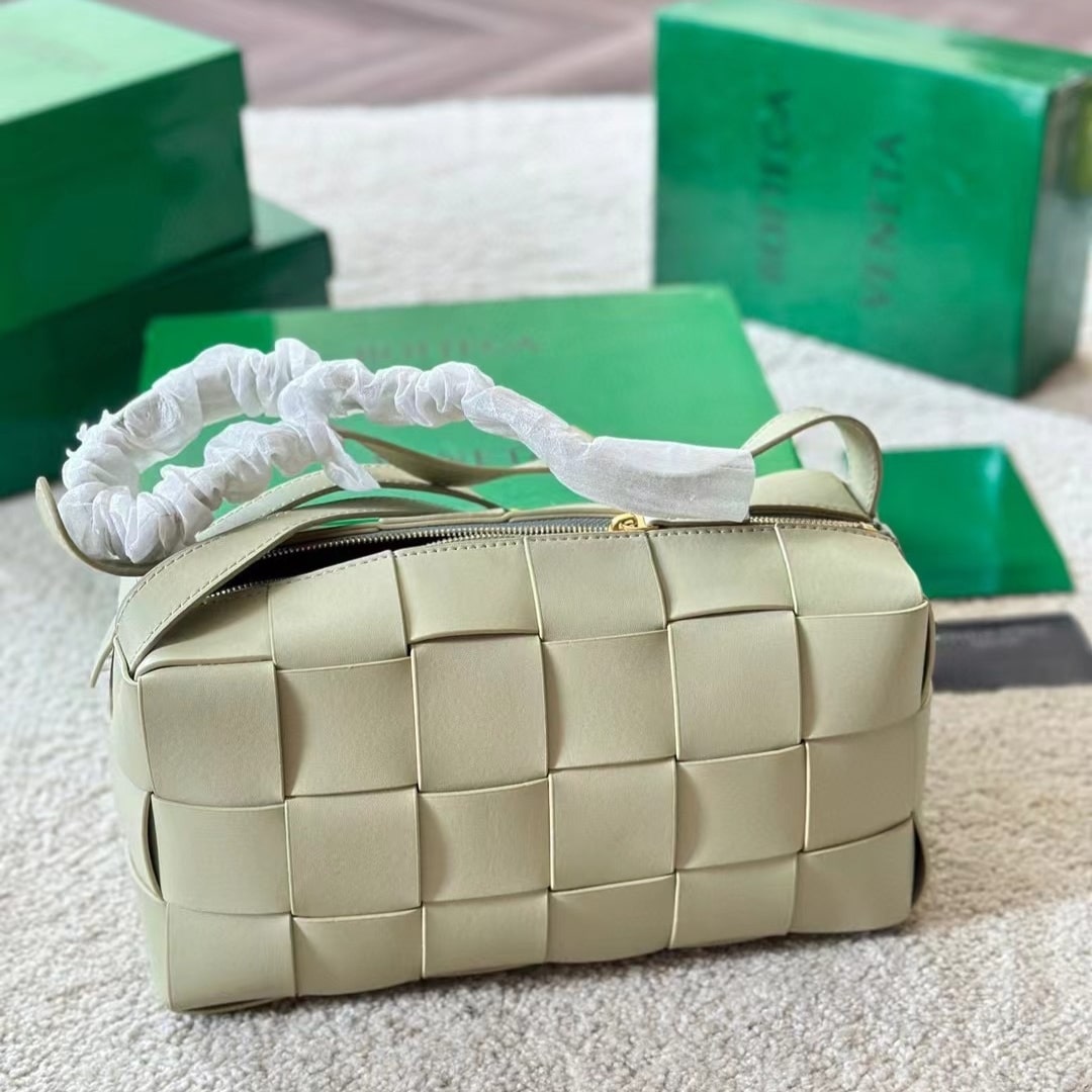 Bottega Veneta Brick Leather Bag 28Cm