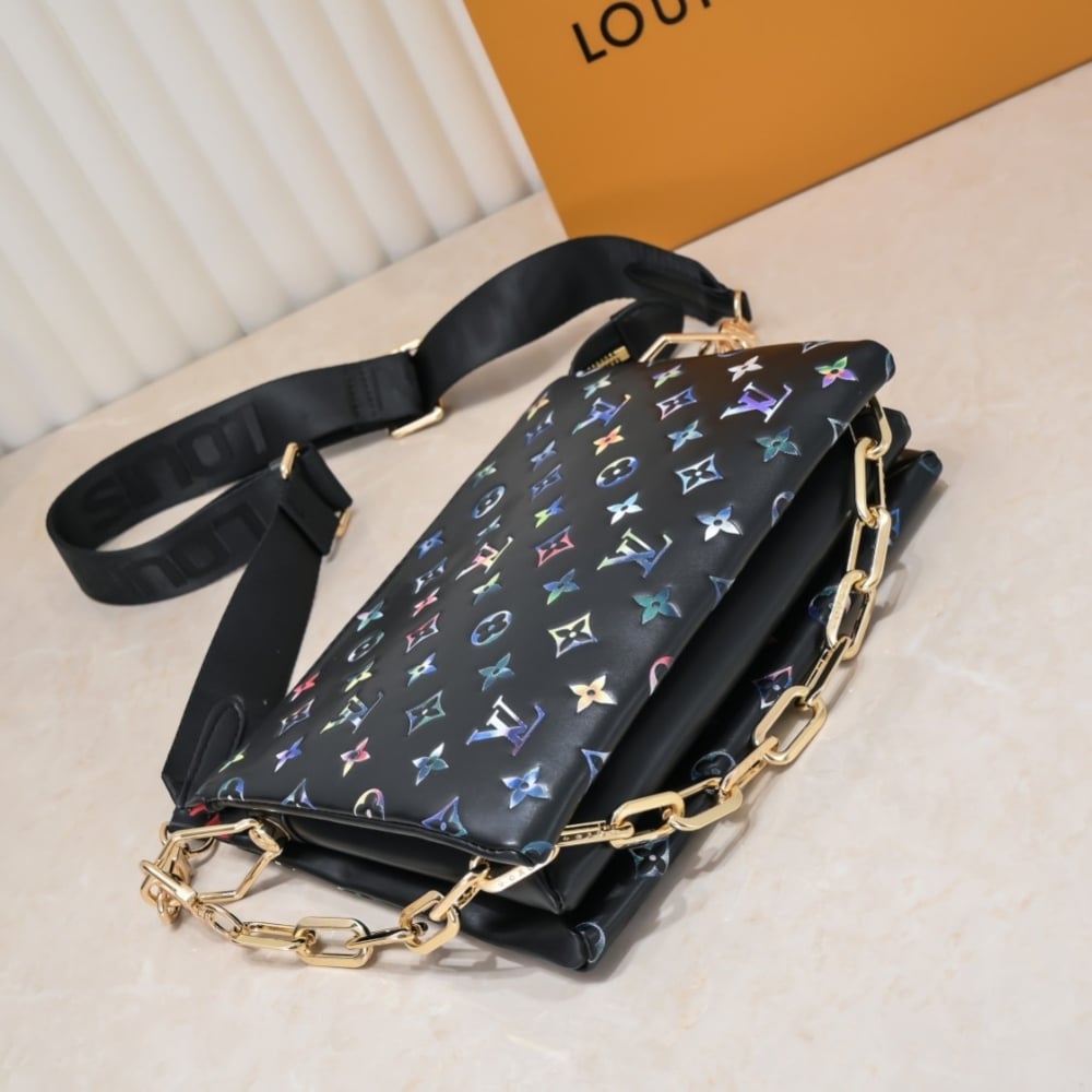 Louis Vuitton Coussin PM Black 26Cm M21353