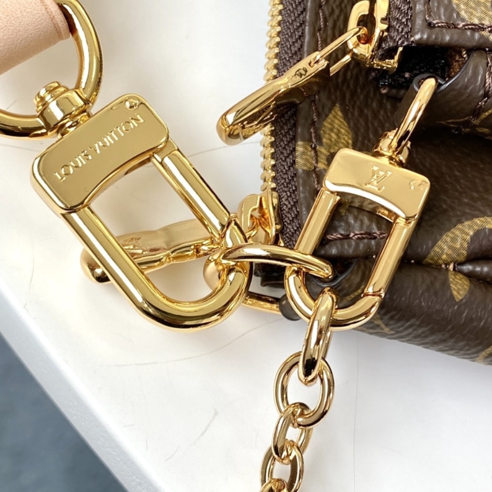 Louis Vuitton Multi Pochette Accessoires Monogram Canvas Rose Clair 24cm M44840