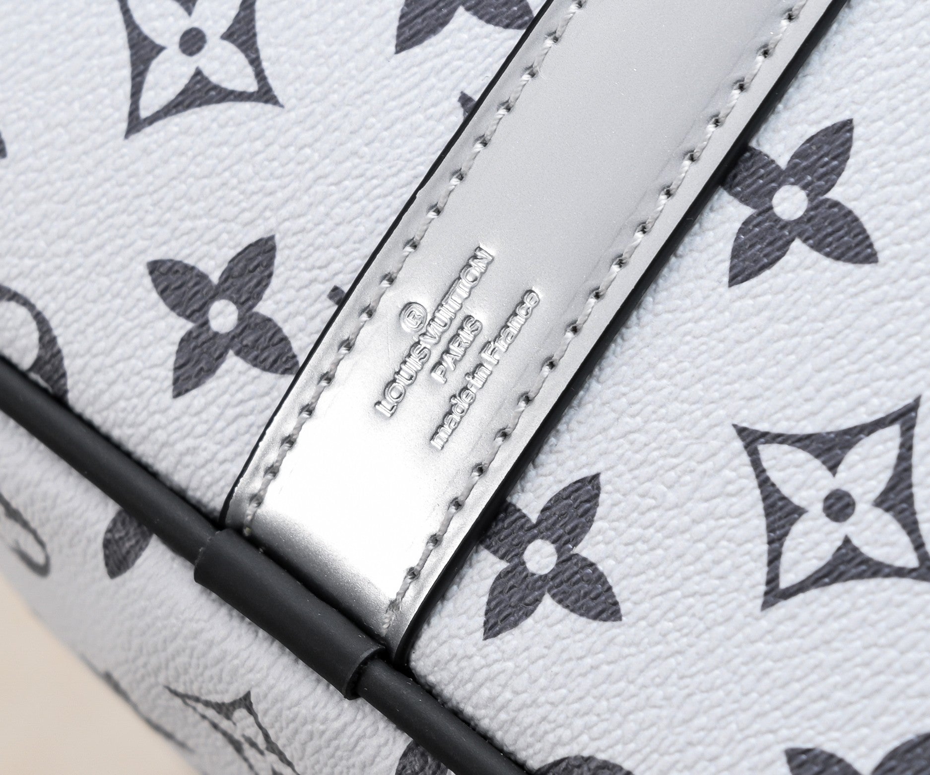 Louis Vuitton Keeppall Bandouliere Monogram Eclipse