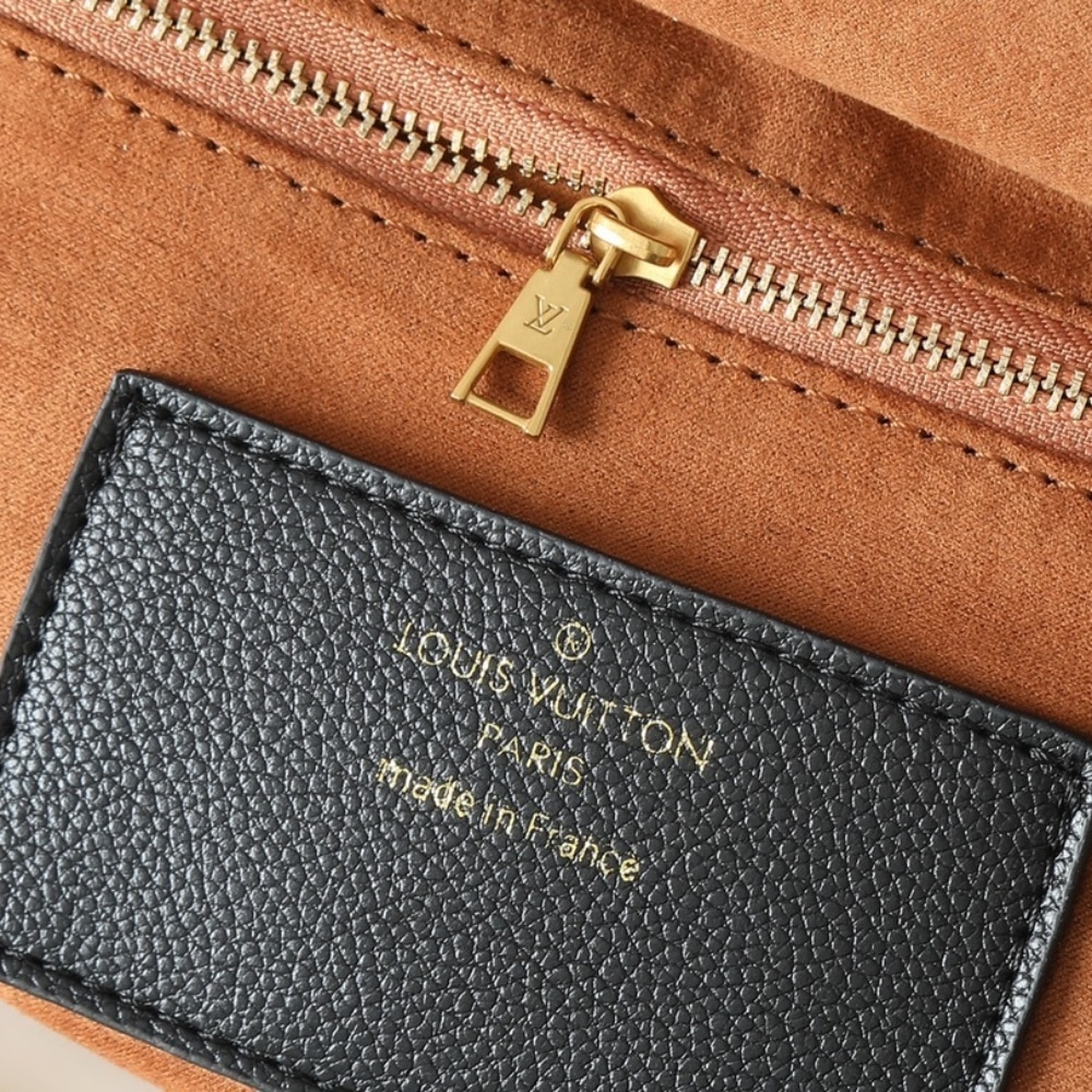 Louis Vuitton Soft Twist Black 27Cm M24639