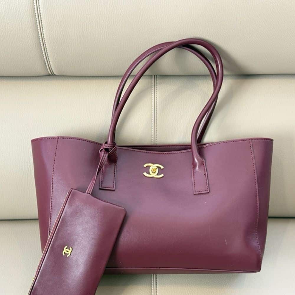 Chanel Executive Cerf Tote Black 35Cm