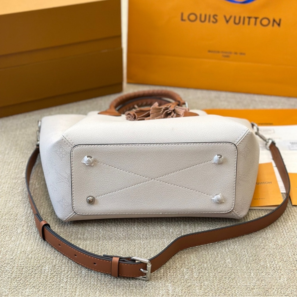 Louis Vuitton Mahina Leather Haumea Bag White 30Cm