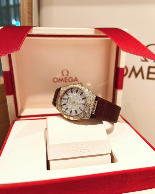 Omega Constellation Ladies' Selection 29mm Sedna™ gold on leather strap 131.58.29.20.99.001