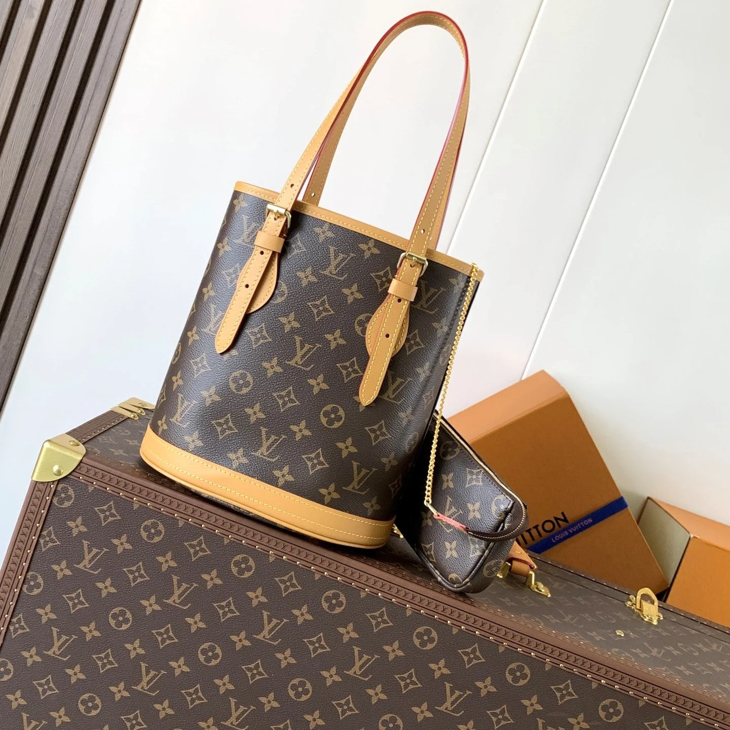 LV Petit Bucket PM 23cm Brown Monogram Canvas & Cowhide