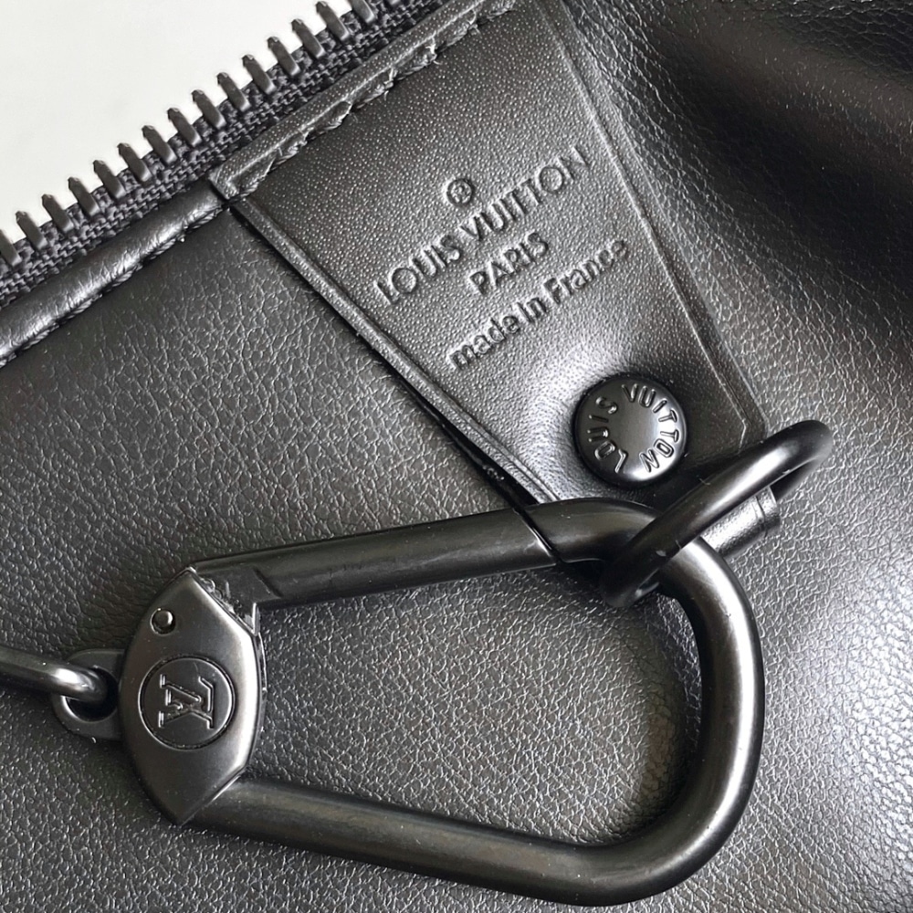 Louis Vuitton Speedy P9 Bandoulière 40 Black 40Cm M13916