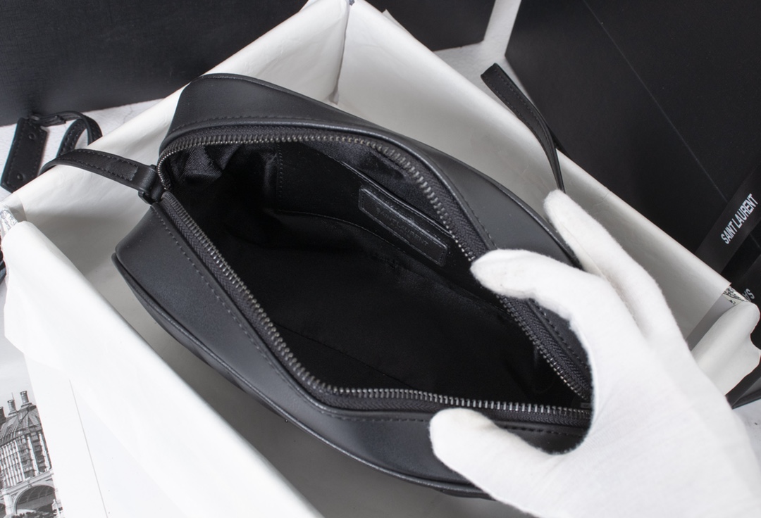 Saint Laurent Lou Camera Bag In Quilted Black Noir Leather 23Cm