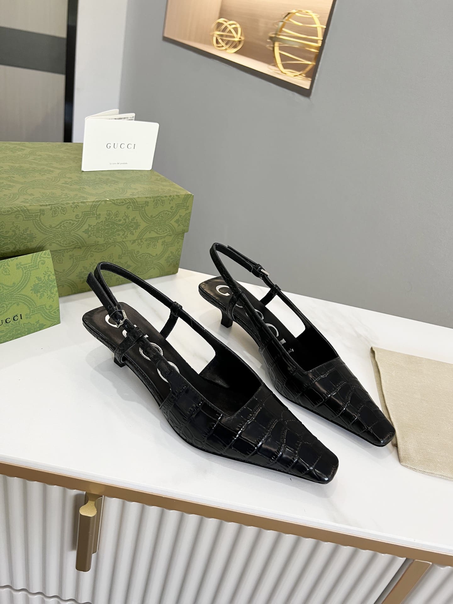 Gucci Women?S Crocodile Print Pump Black 674666 Ukq00 1000