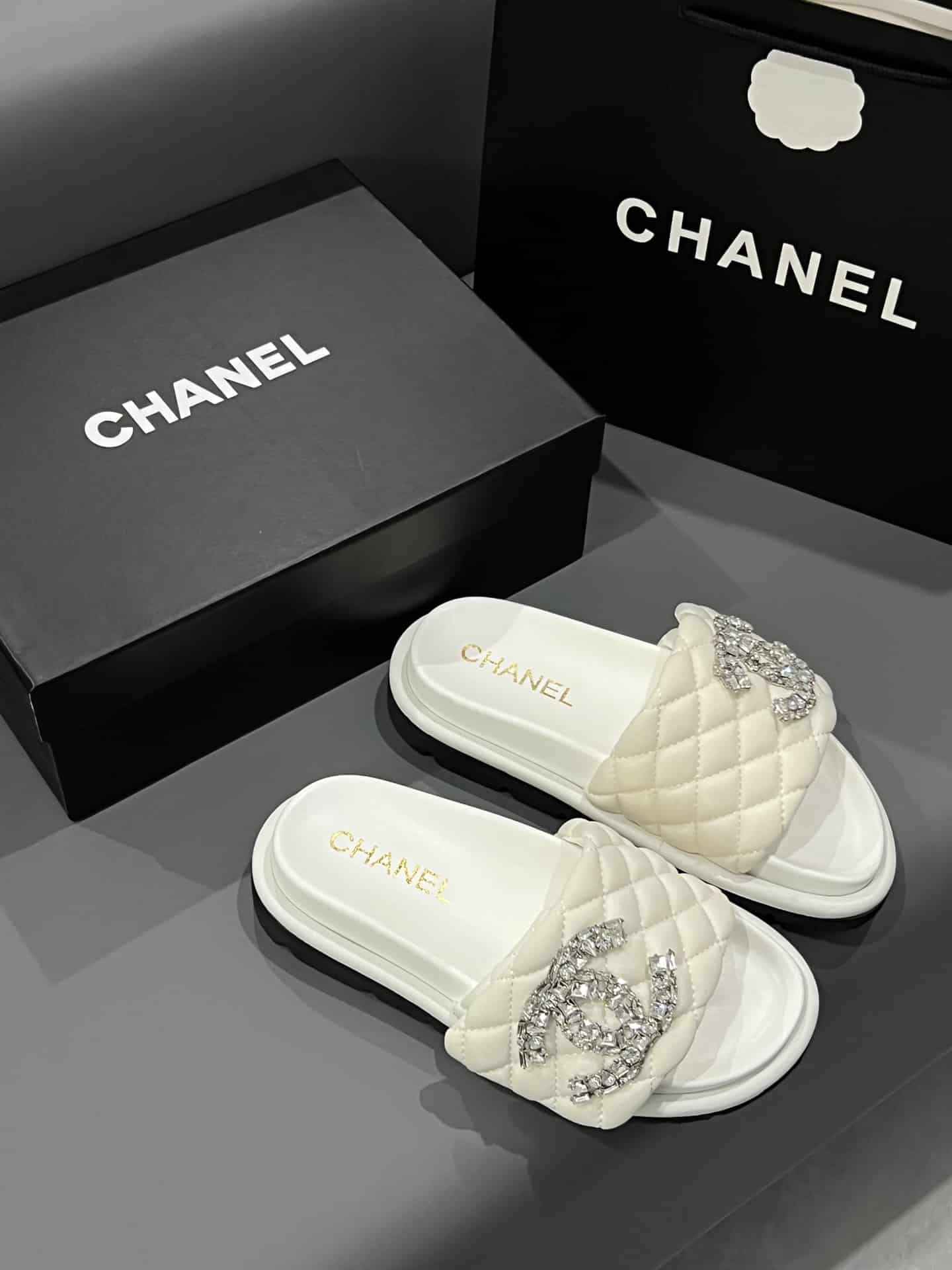 Chanel Cc Slippers Studded White