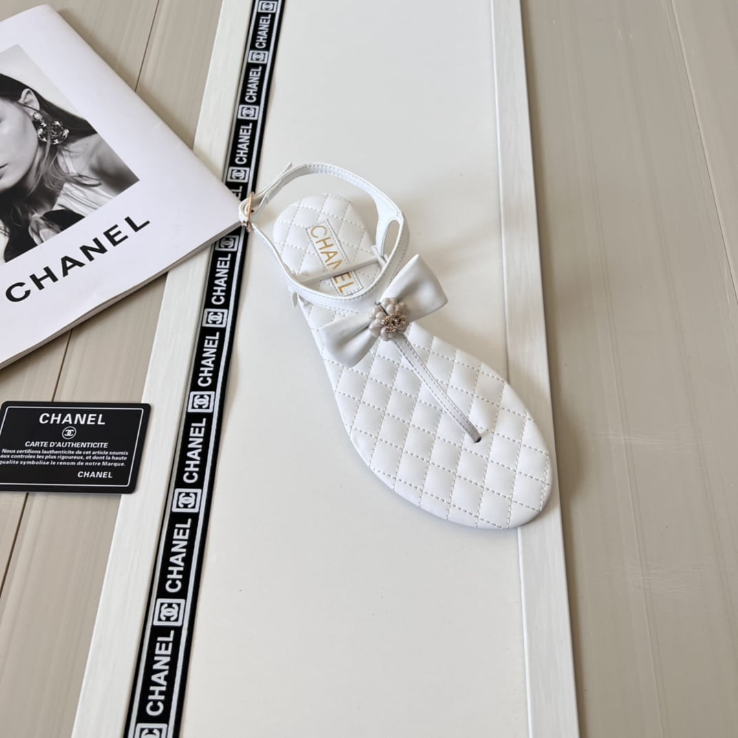 Chanel White Quilted Leather With White Camellia Cc Logo Bow Thong Sandals