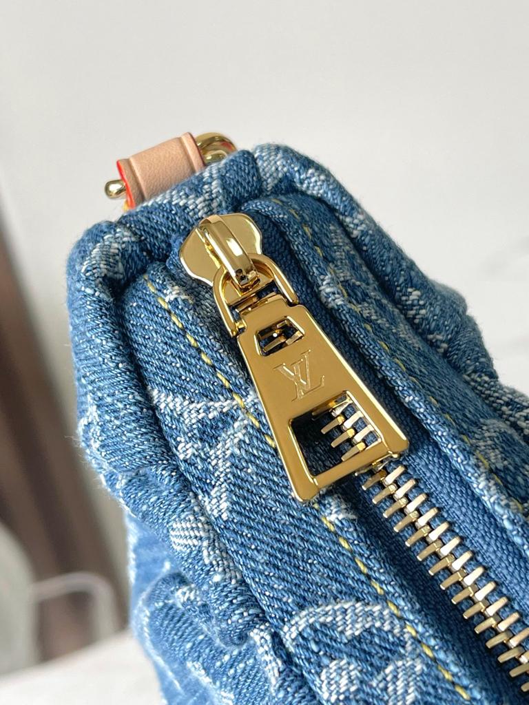 Louis Vuitton Pochette Valley Bag Denim Blue 21cm M13571