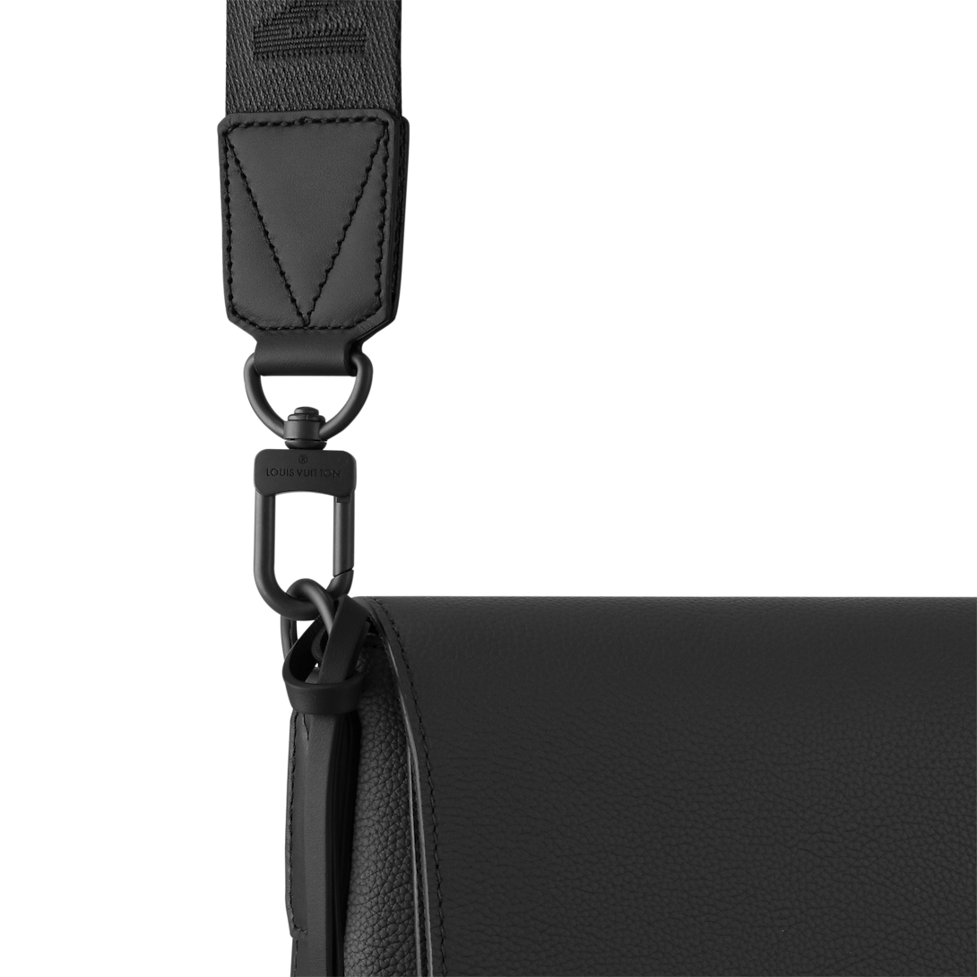 Louis Vuitton District Pm Bag Black 26Cm M30850 For Men