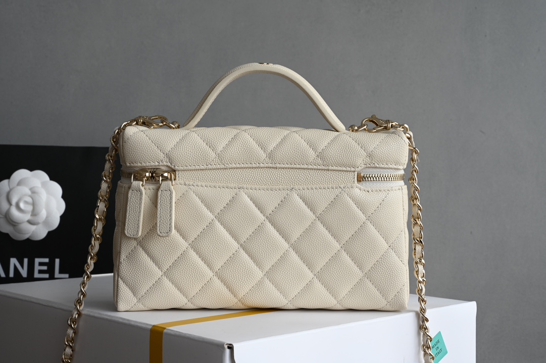 Small Vanity Case (LP Lunch Box Bag) in Ivory White Quilted Caviar Calfskin with Light Gold-Tone Hardware