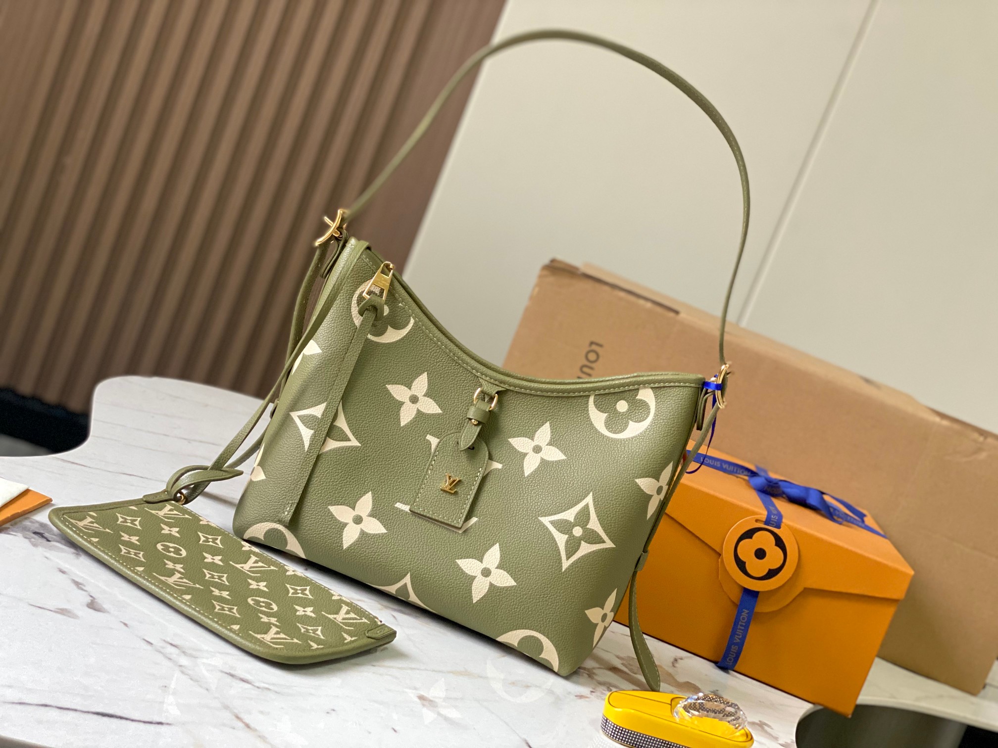 Louis Vuitton M46672 CarryAll PM Light Khaki/Cream