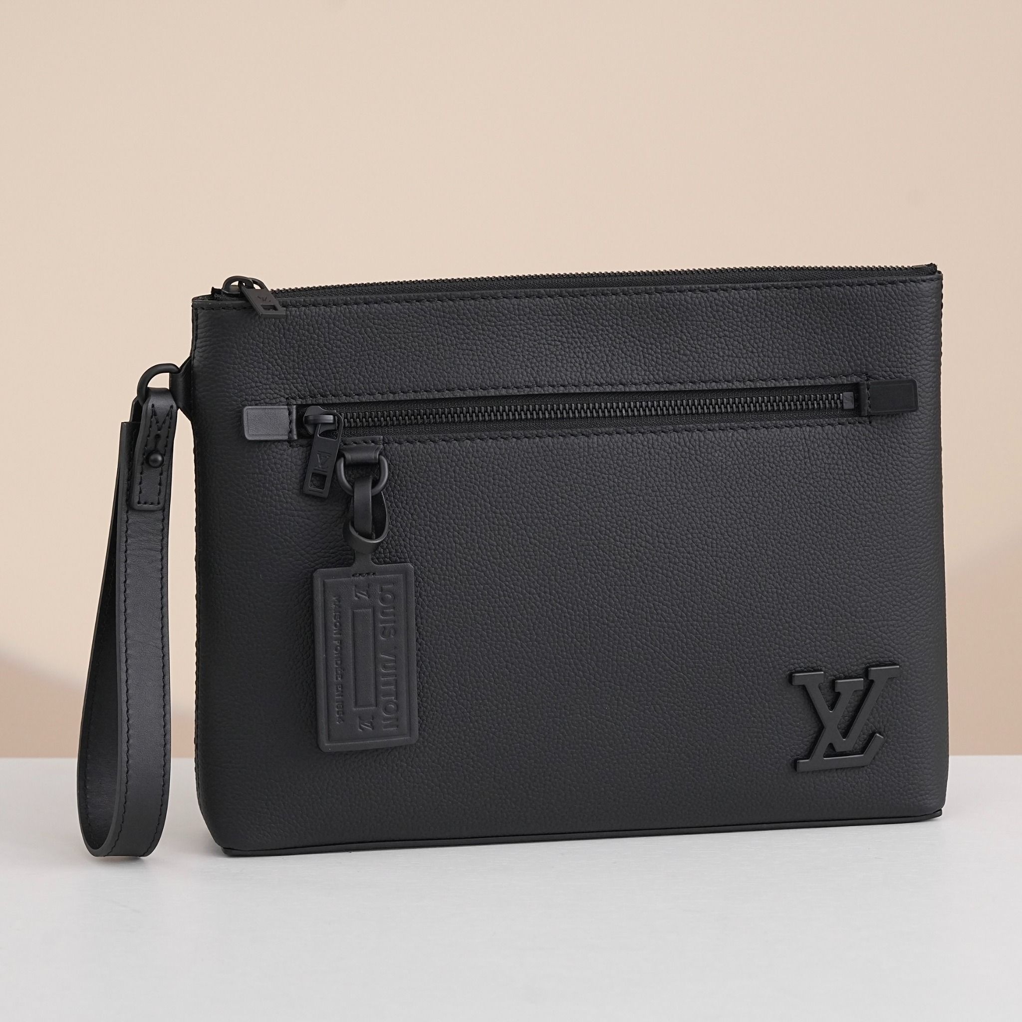Louis Vuitton Takeoff Pouch Black 30Cm M69837