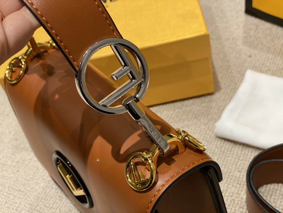 Fendi Ff Logo Bottom Brown Bag 22Cm