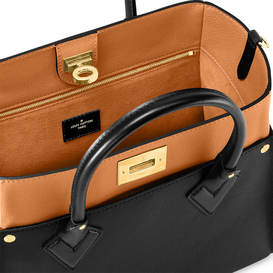 Louis Vuitton On My Side Mm M53823