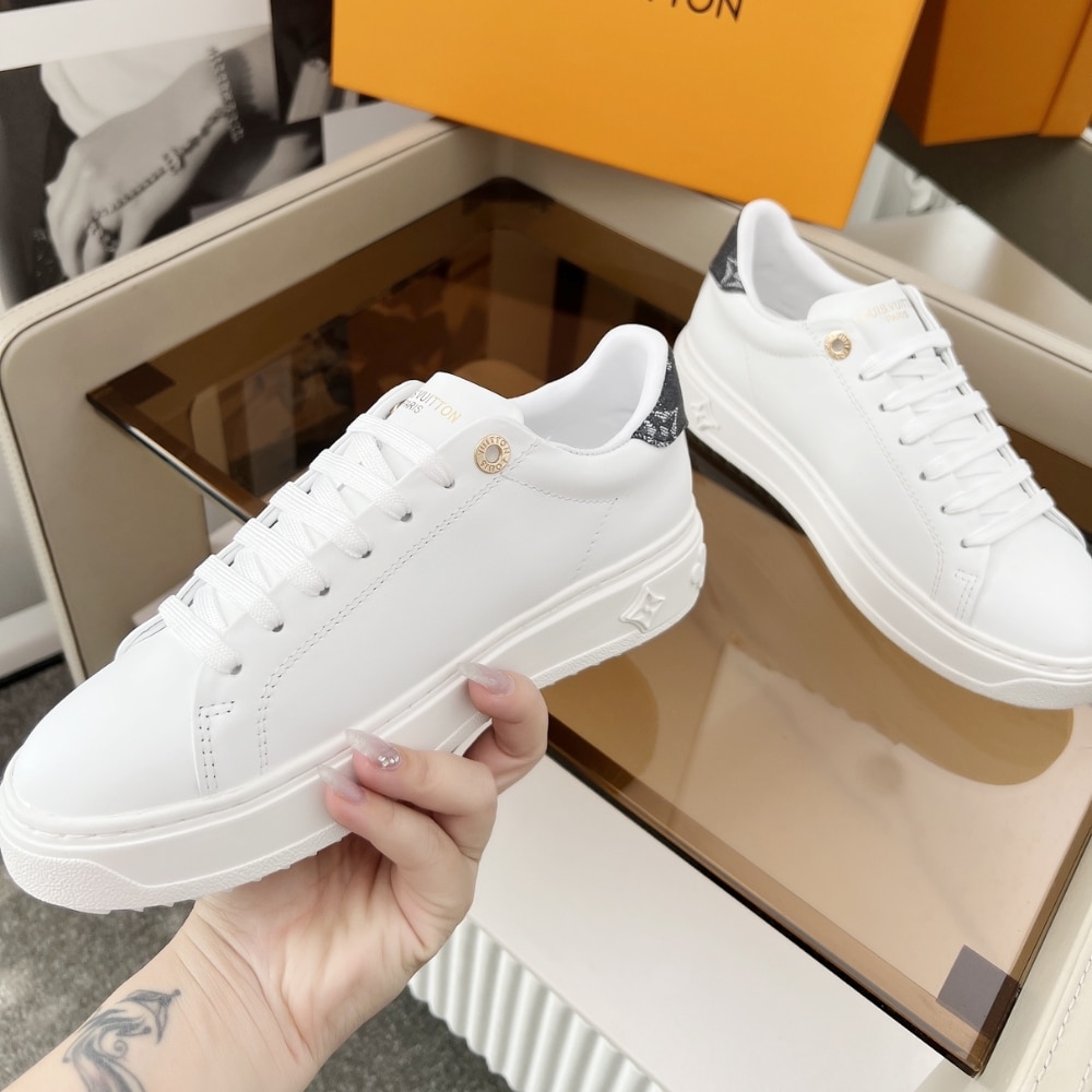 Louis Vuitton Time Out Sneaker Grey 1Aguy4