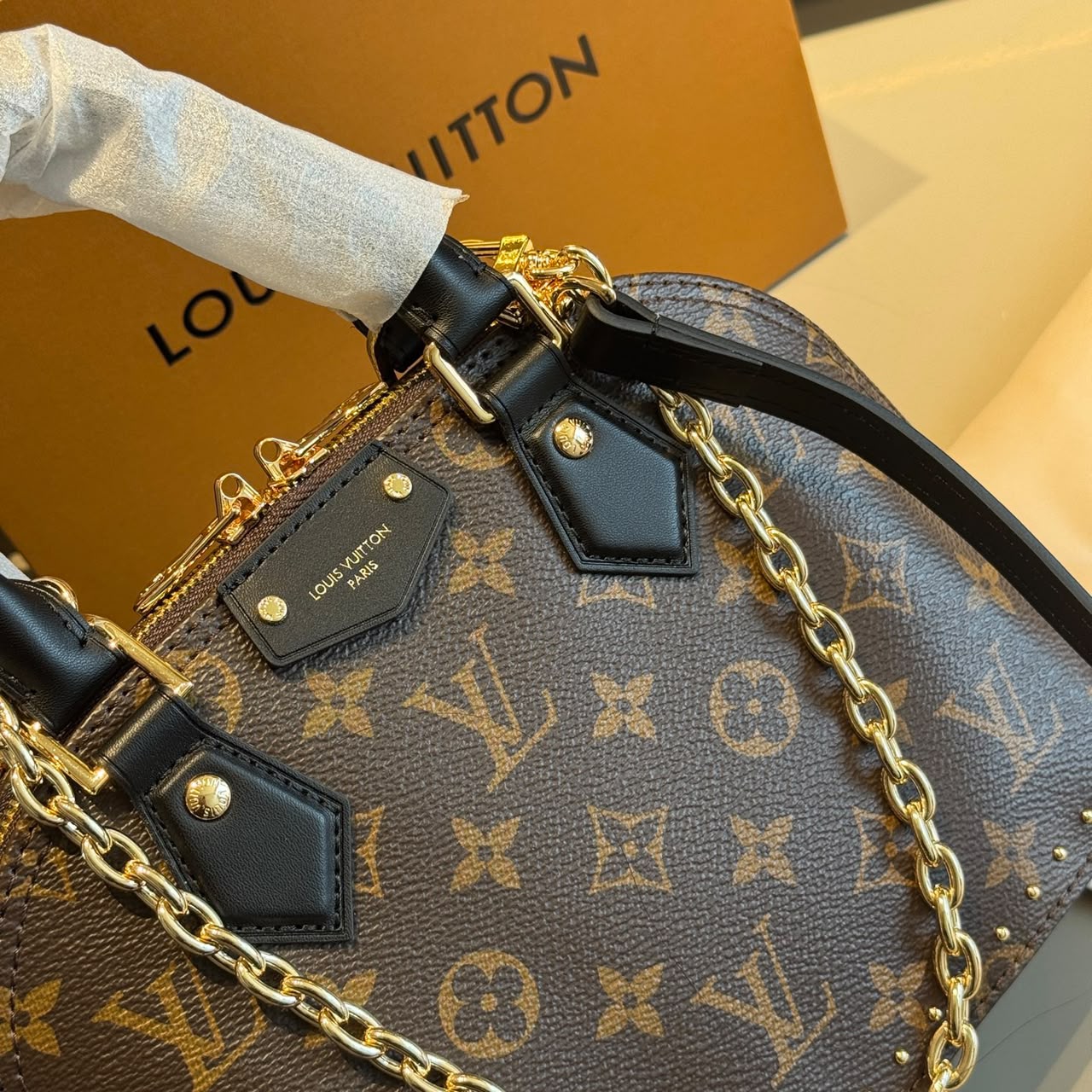 Louis Vuitton Alma Trunk BB Bag Monogram Canvas 22cm M26084