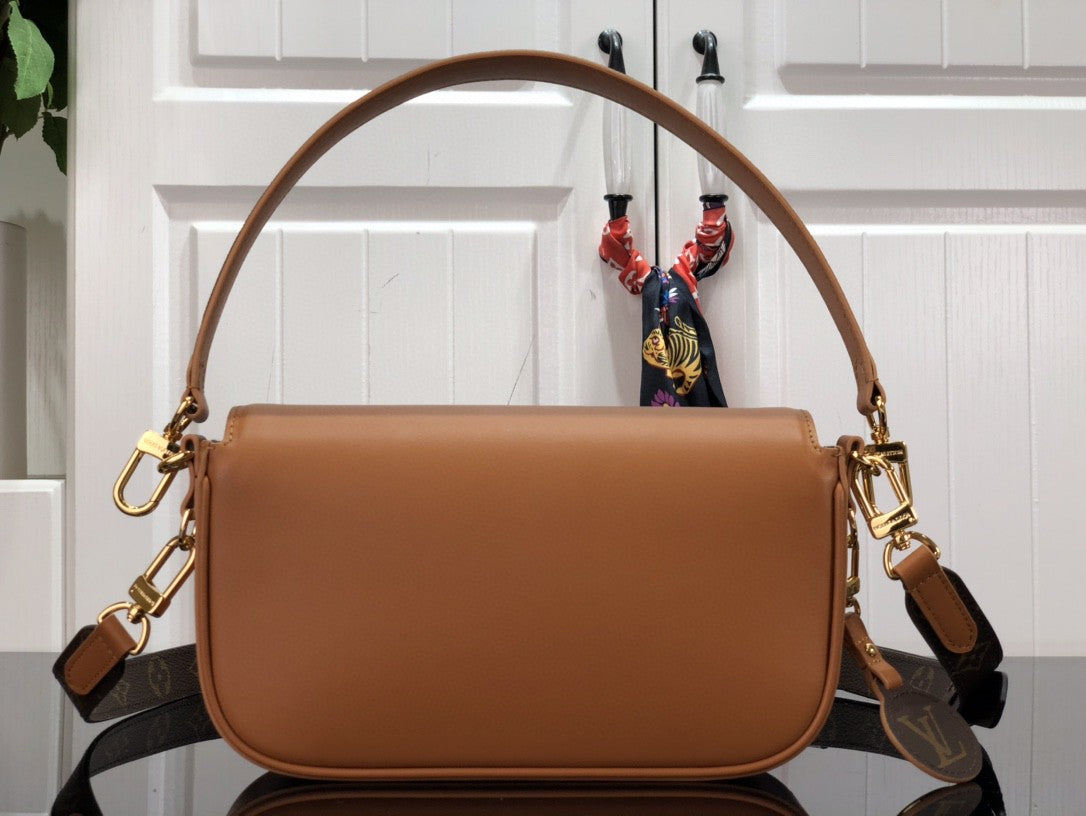 Louis Vuitton Swing 24Cm Hazelnut Brown