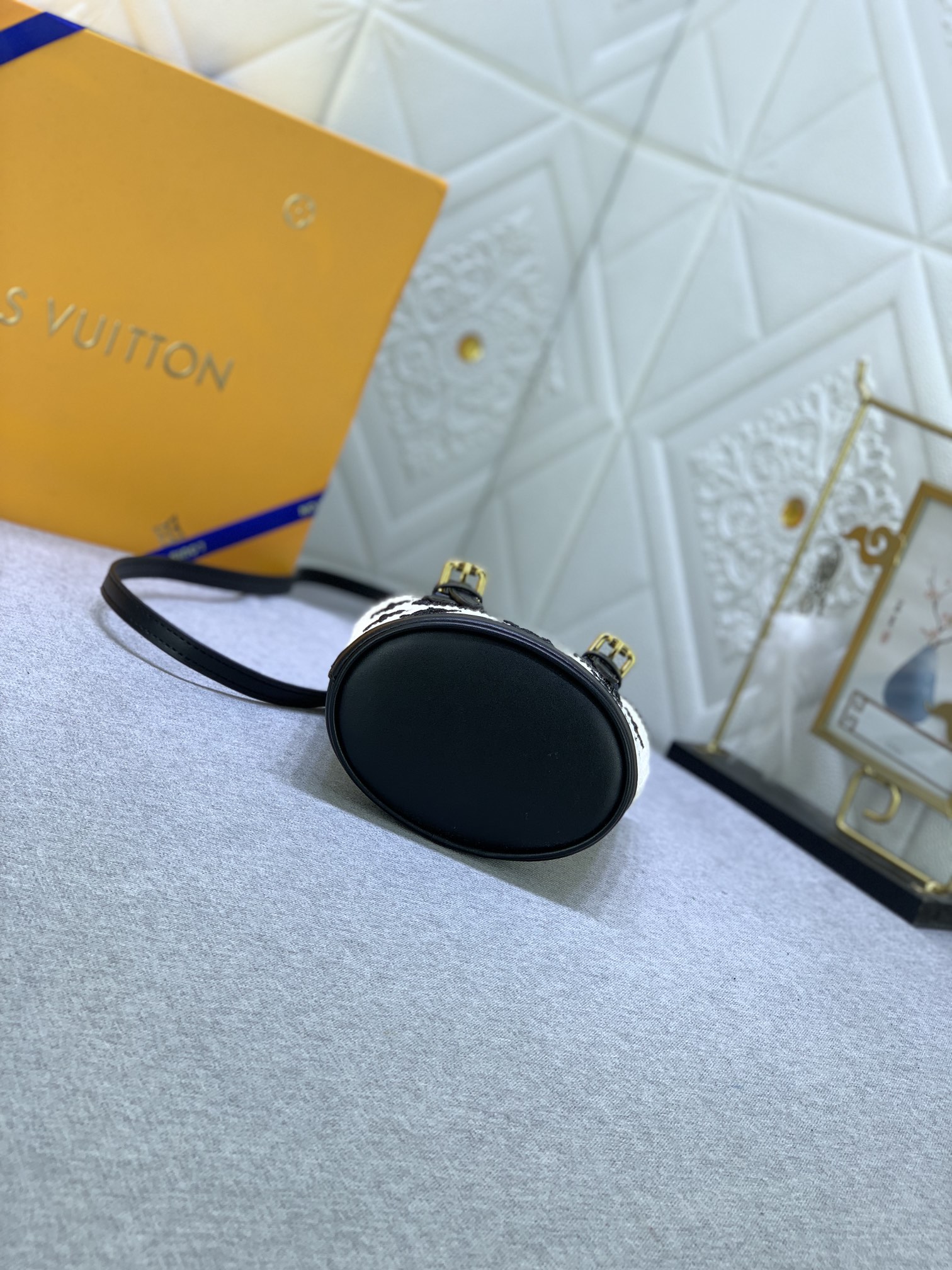 Louis Vuitton Nano Bucket Bag Black 17Cm M82418
