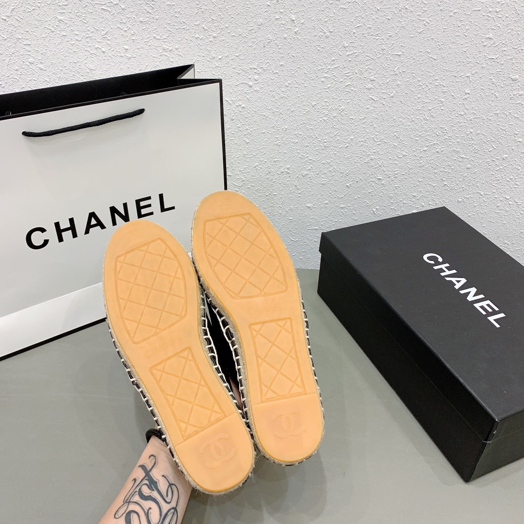 Chanel Cc Espadrilles Slip On White Black