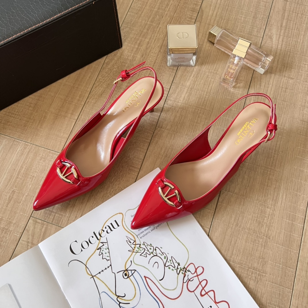 Valentino VLogo Shiny Leather Leather Heels In Red