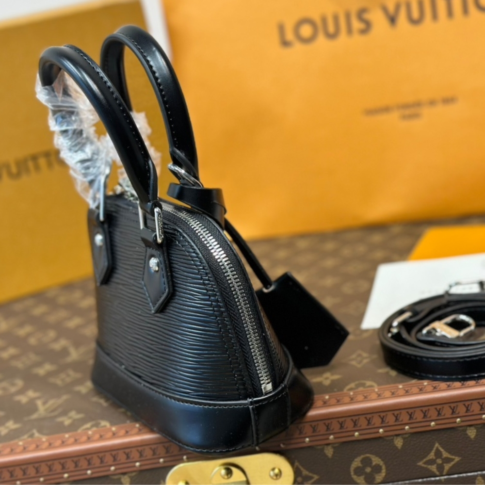 Louis Vuitton Nano Alma Bag Black 18Cm M81945