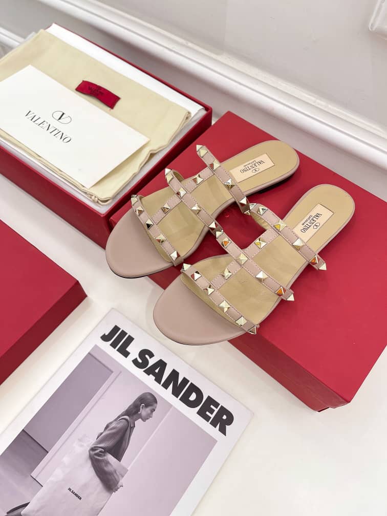 Valentino Garavani Rockstud Flat Slide Sandal Pink 4W2S0C49Vod P45