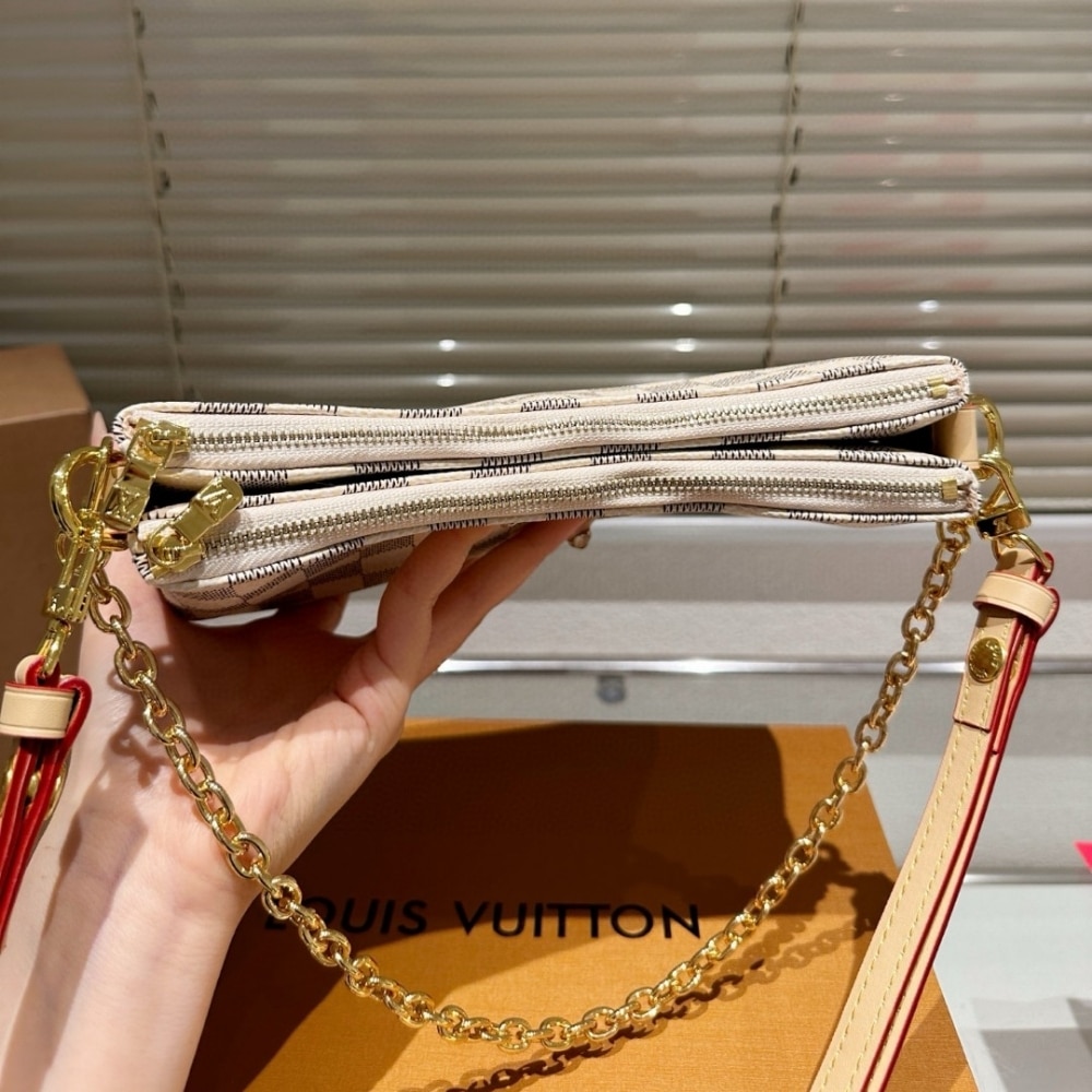 Louis Vuitton Pochette Liv Damier Azur 24Cm N00228