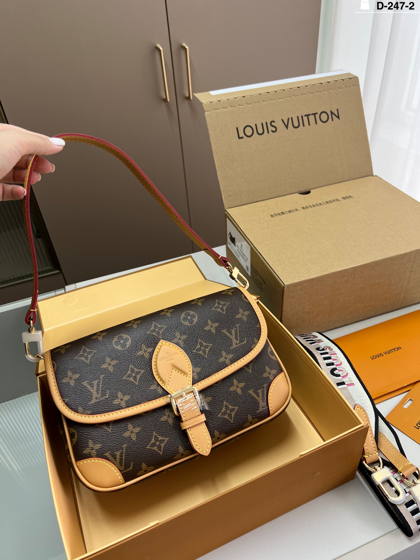 LV Diane 法棍 25CM 黑色