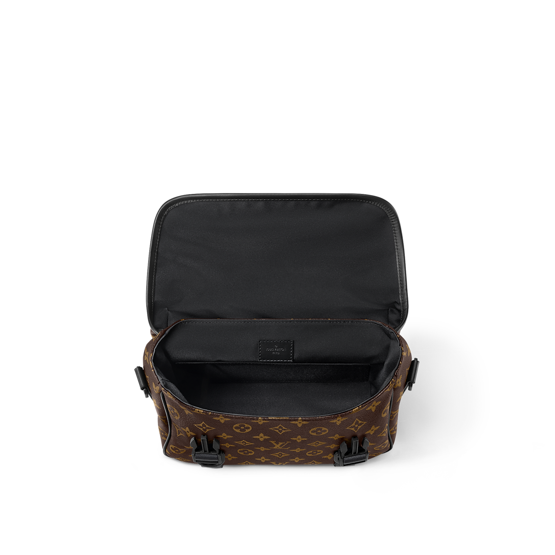 Louis Vuitton Lv Trail Messenger M46972