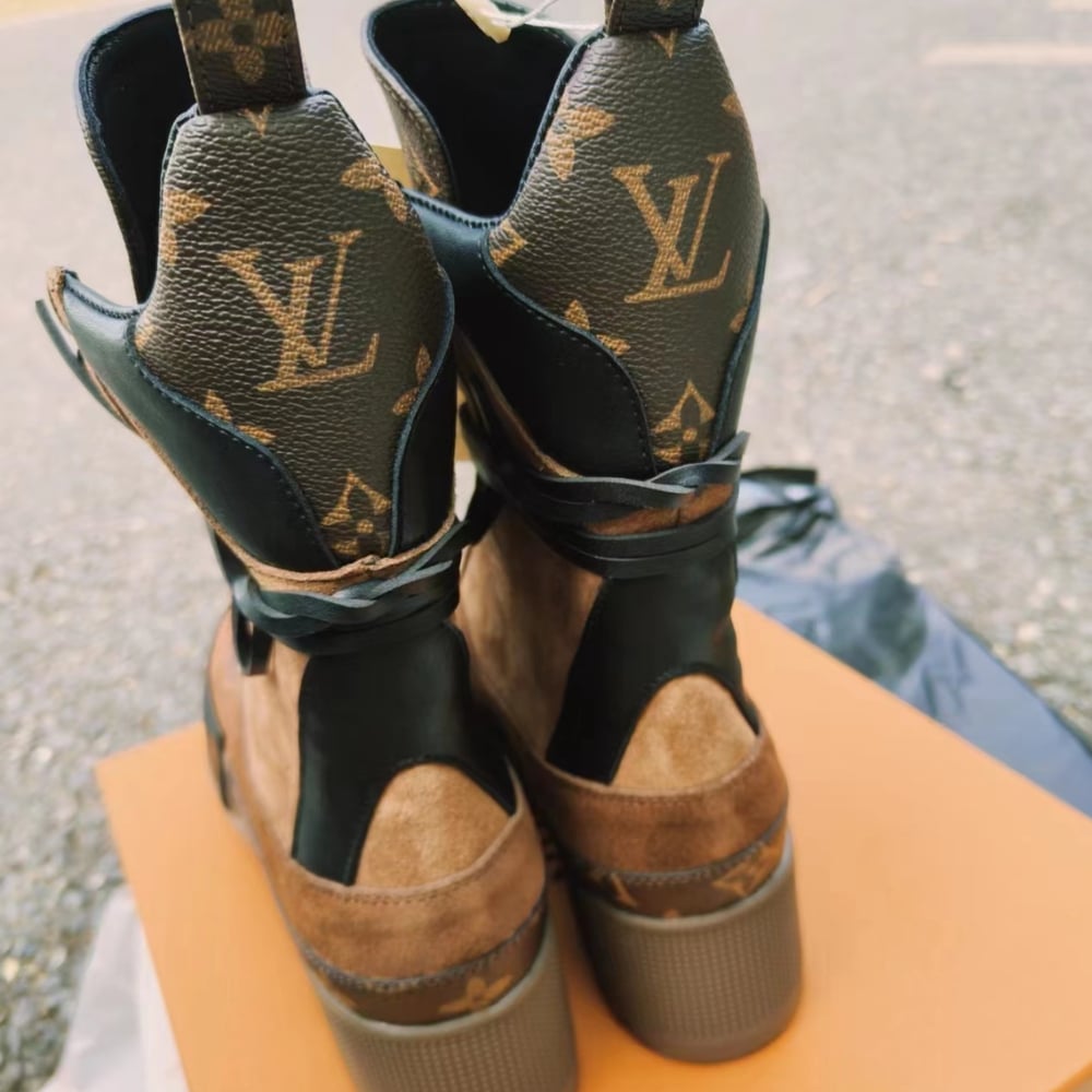 Louis Vuitton Laureate Desert Boot Beige 1A4Xyg
