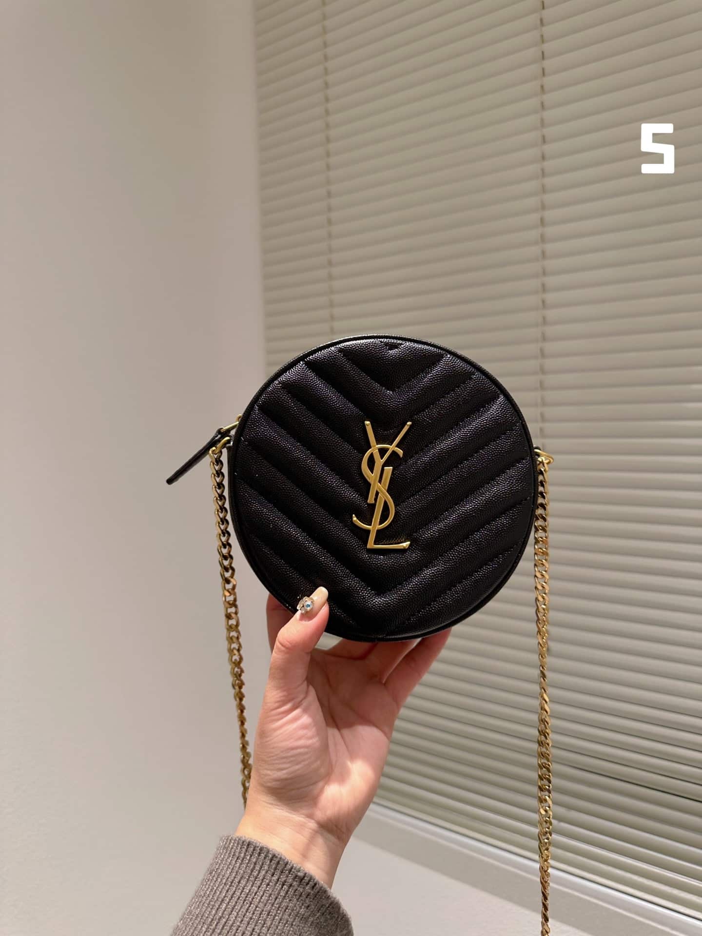 Saint Laurent Vinyle Round Camera Bag In Chevron Quilted Grain De Poudre Embossed Leather 18Cm